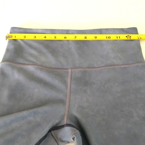 Athleta Elation 7/8 Tight Legging Wmn's Sz S Gray White Tie Dye Athletic pants - Picture 12 of 13